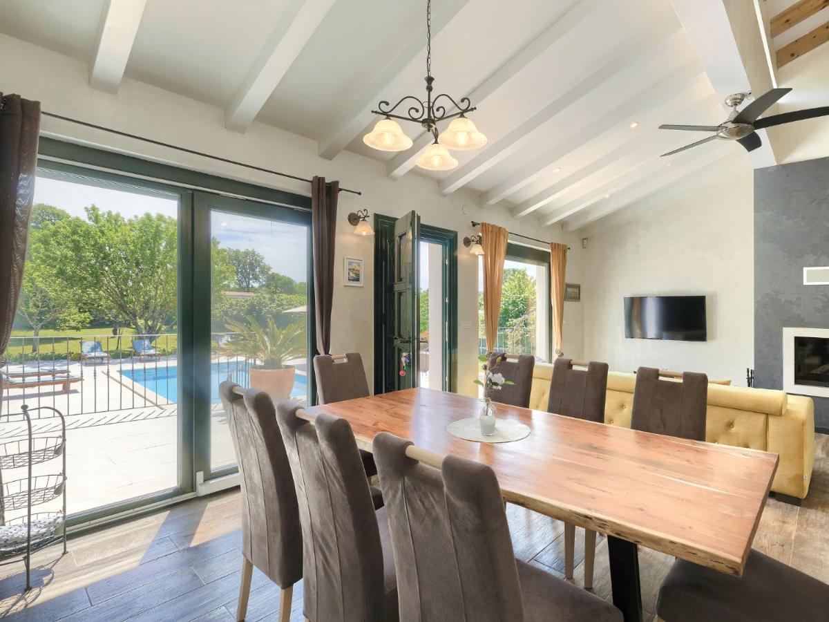 Holiday Home Villa Bernard By Interhome โรวีน ภายนอก รูปภาพ
