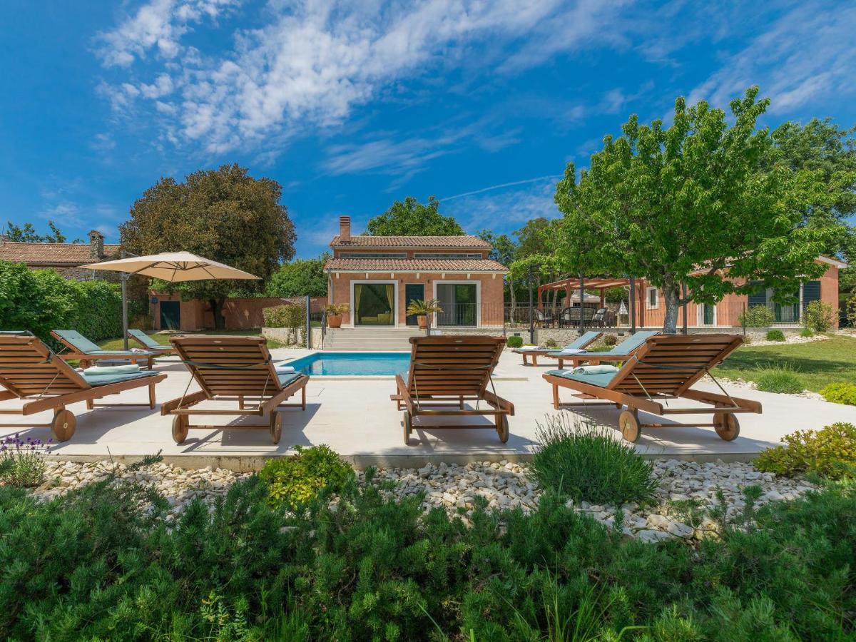 Holiday Home Villa Bernard By Interhome โรวีน ภายนอก รูปภาพ