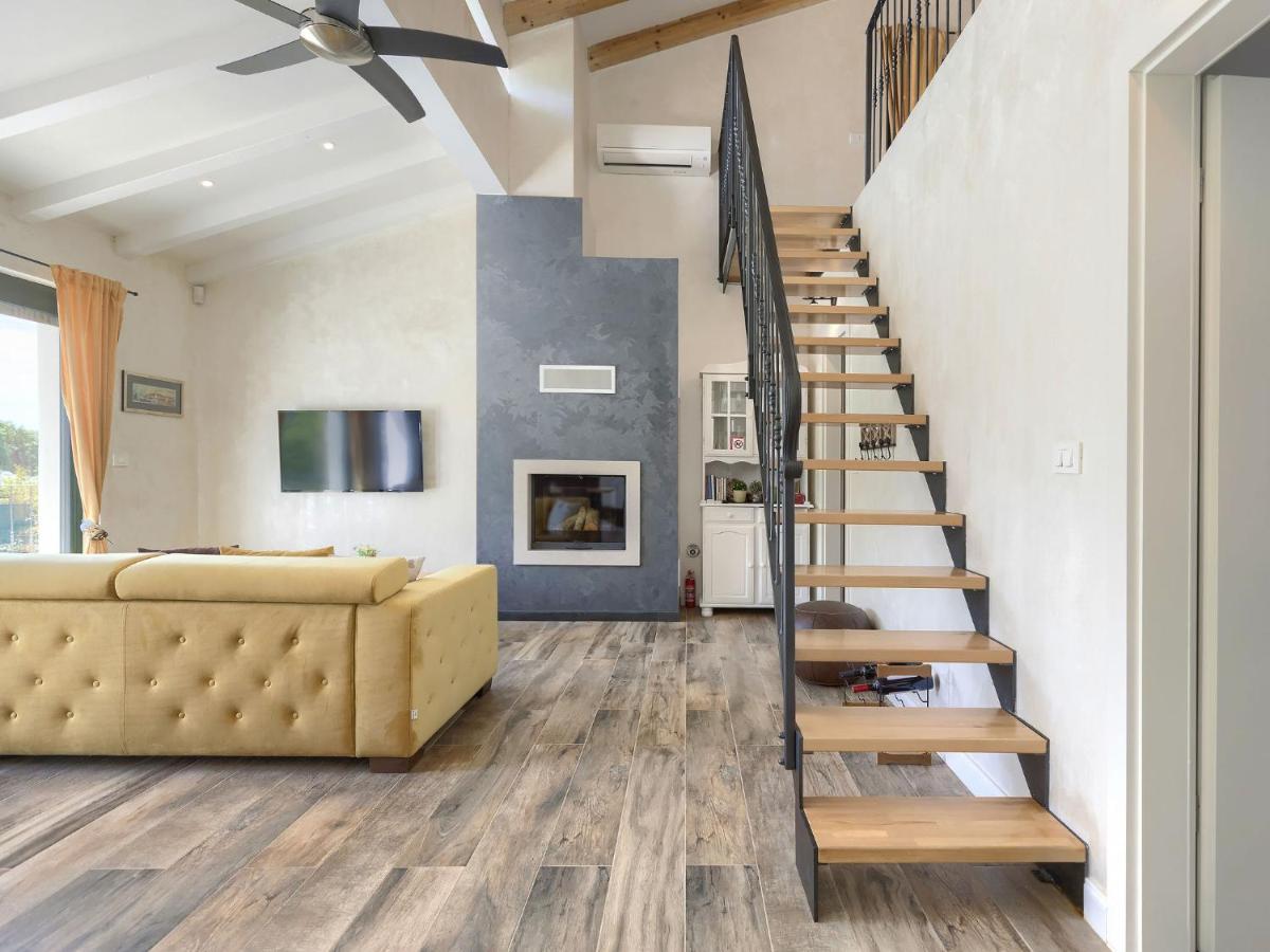 Holiday Home Villa Bernard By Interhome โรวีน ภายนอก รูปภาพ