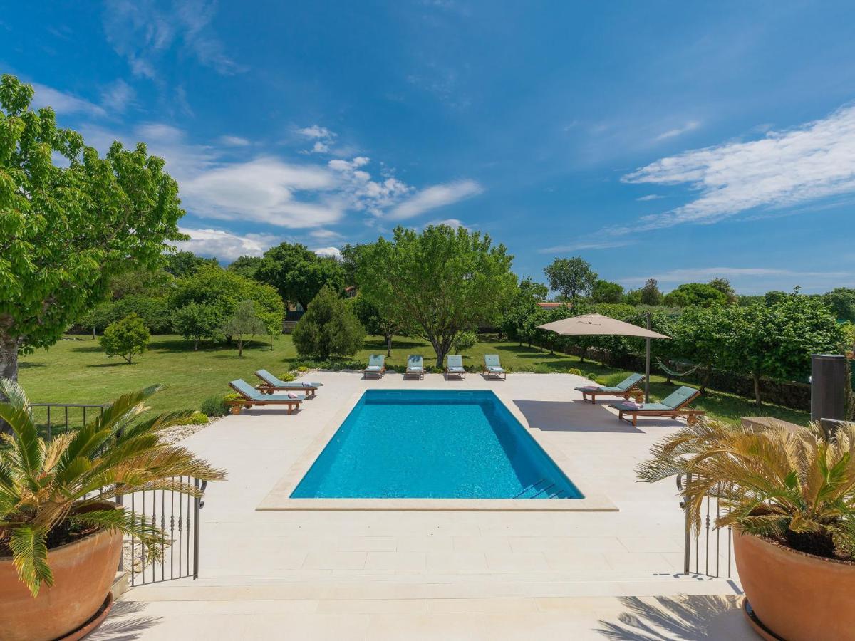 Holiday Home Villa Bernard By Interhome โรวีน ภายนอก รูปภาพ